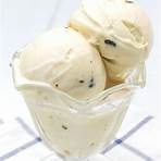 vanilla ice cream with cookie chunks2