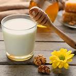 10 benefits of milk with honey2