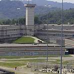 List of United States federal prisons wikipedia2
