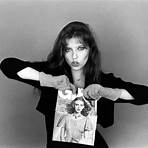 Who did Bebe Buell date?4