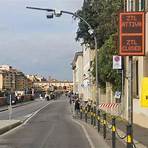 Does Piazzale Michelangelo have a parking area?1