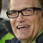 How did Drew Carey become famous?4
