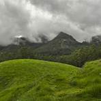 Which is the oldest mountain range in India?2