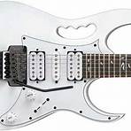 What guitar effects did Steve Vai use?4