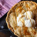 gourmet carmel apple pie recipe in a frying pan3