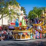 What is the Disneyland crowd calendar?1