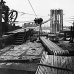 What is the history of Brooklyn Bridge?3
