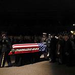 What happened at a memorial service for John McCain?2