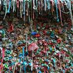 is a wall of chewing gum a collective art gallery3