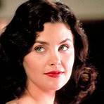 How many brothers does Sherilyn Fenn have?1