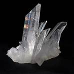 What mineral group is quartz in?4