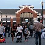 What are the benefits of outlet malls?2