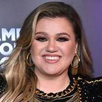 Where did Kelly Clarkson perform happier than ever?1