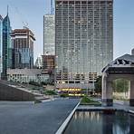 nathan phillips square toronto1