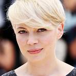 What hairstyle does Michelle Williams have?1