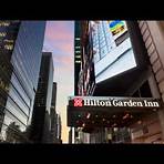 What amenities does Hilton Garden Inn New York/Times Square Central offer?2