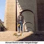Under Hellgate Bridge filme5