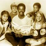 Why is Reading Rainbow so important?4