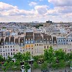 Is August a good time to visit Paris?2
