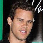 How old is Kris Humphries?5