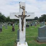 Most Holy Trinity Catholic Cemetery wikipedia2