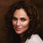 How did Amy Brenneman become serious about acting?4