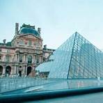 What are some of the tourist attractions in France?1