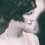 coco chanel frases famosas3