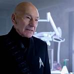 Which Star Trek cast members will join Picard in 2022?4