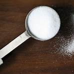 is sodium bicarbonate a solid or a powder substance2