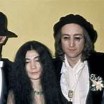 Did John Lennon and David Bowie meet at the 1975 Grammy Awards?4