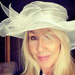 What does Linda Thompson do in her 70s?4