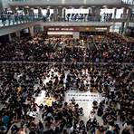how many protesters are there in hong kong today flight4