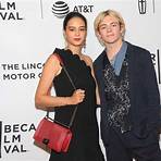 When did Ross Lynch and Morgan Larson start dating?1