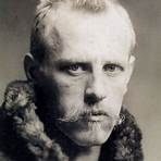 roald amundsen nació en3
