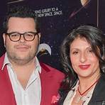 Who is Ida and Josh Gad married to?3