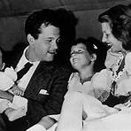 Who married Orson Welles & Rita Hayworth?4