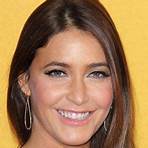 How old is Lisa Snowdon?3