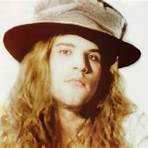 Who was Mother Love Bone singer Andrew Wood?2