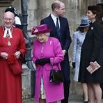 Mengapa George VI melarang anggota keluarga kerajaan hadir di upacara pernikahan?3
