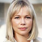 What hairstyle does Michelle Williams have?3