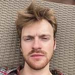 finneas o'connell idade5