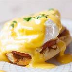 How do you make eggs Benedict French?1