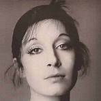 anjelica huston young1