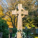 St Martin's Church, Bladon Spencer-Churchill graves wikipedia5