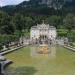 What castles did King Ludwig II live in?2