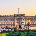 Who are the residents of Buckingham Palace?2
