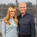 Why did Amanda Holden wear a knitted dress at Heart FM?4