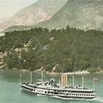 What was the largest steamboat ever built?3