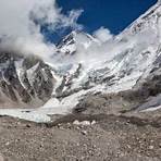 How long does it take to reach Everest Base Camp?2